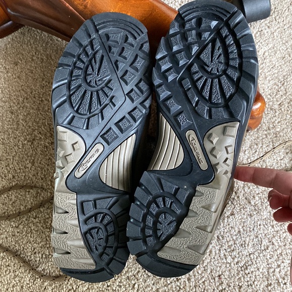 Hiking shoes - Picture 4 of 4